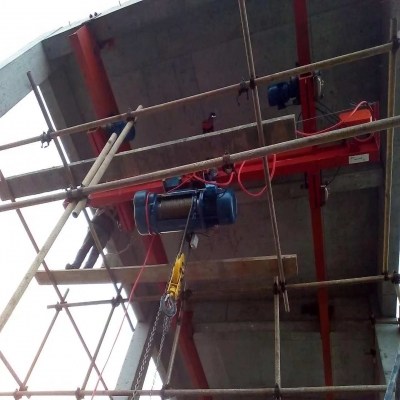 LX型電動單梁懸掛起重機安裝完成并投入使用